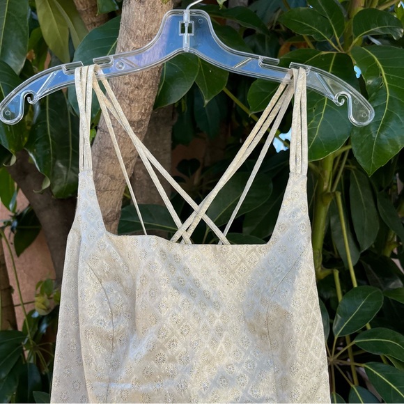 Vintage Beautiful top with intricate details - Picture 5 of 9